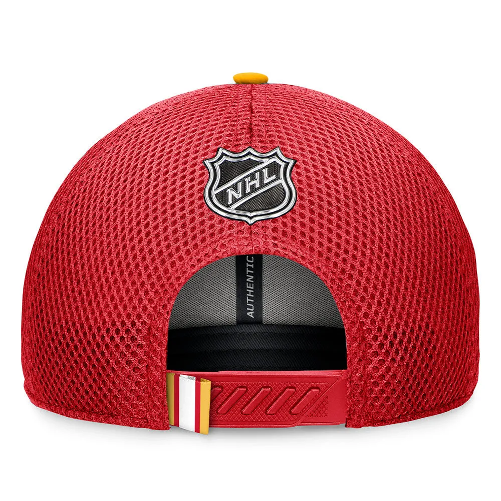 FANATICS CALGARY FLAMES AUTHENTIC PRO 2024 DRAFT TRUCKER HAT