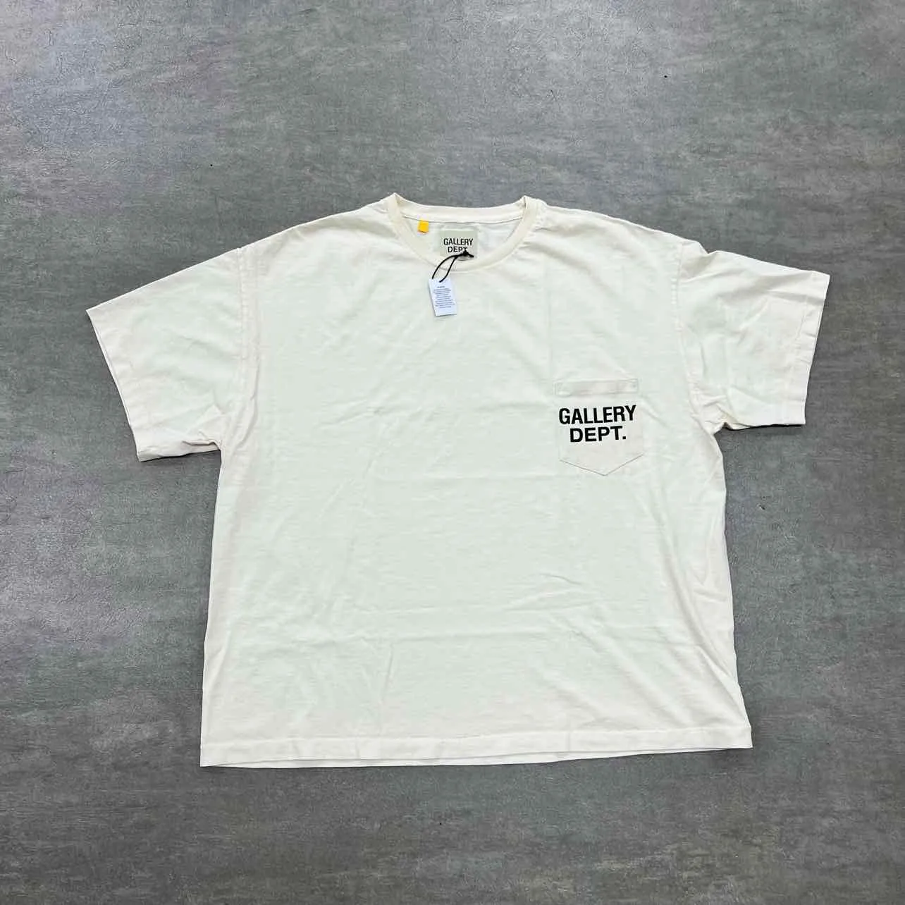 Gallery DEPT. T-Shirt POCKET LOGO Cream New Size M