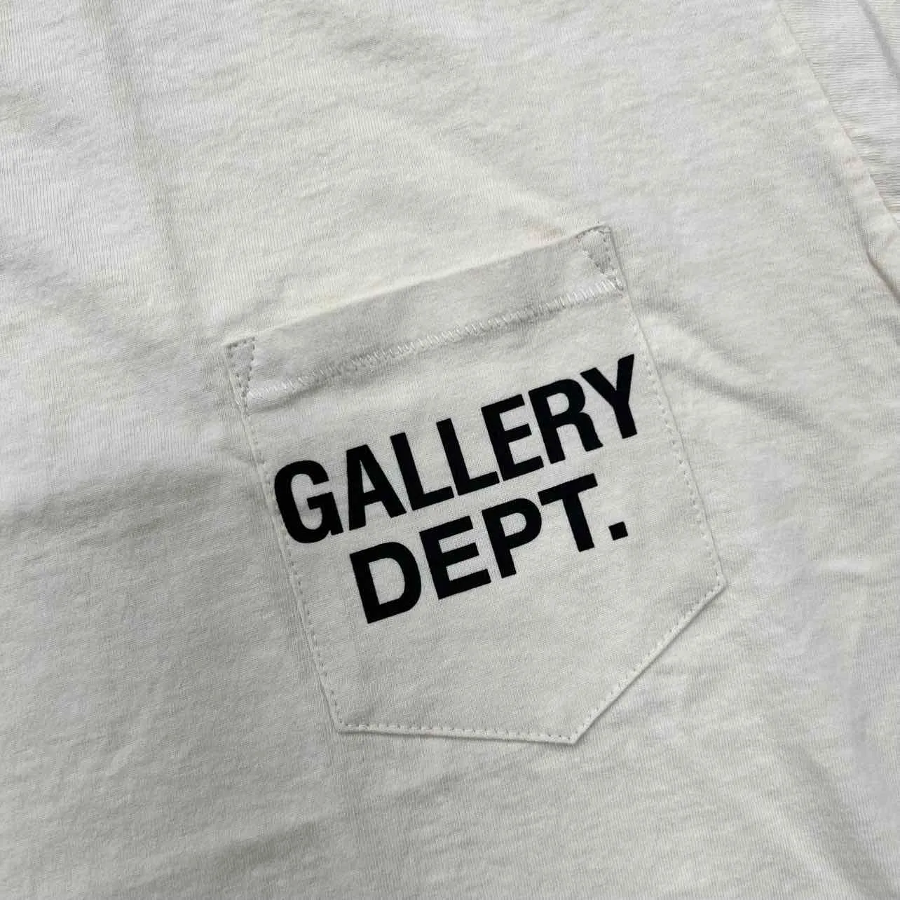 Gallery DEPT. T-Shirt POCKET LOGO Cream New Size M