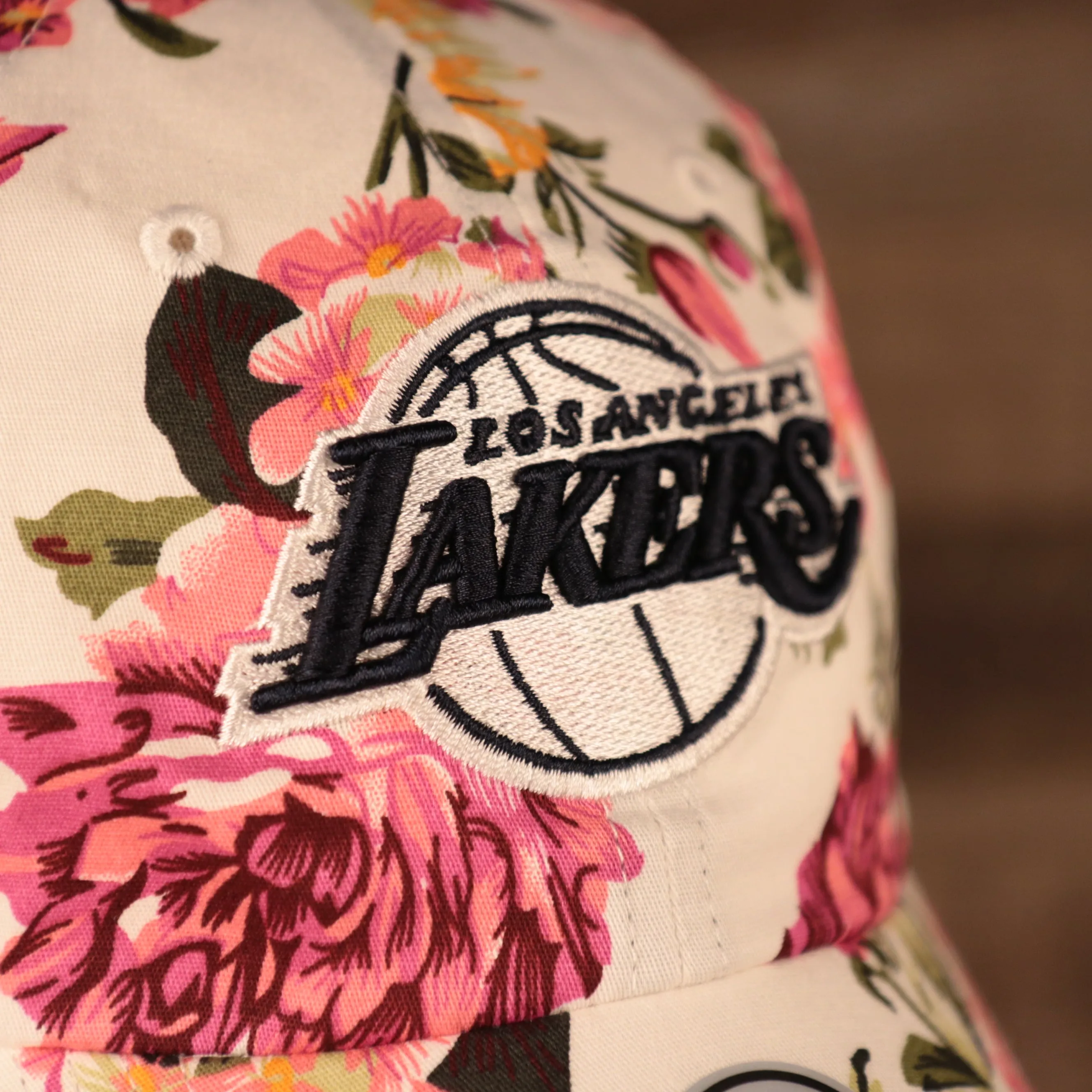 Los Angeles Lakers White Floral Adjustable Dad Hat